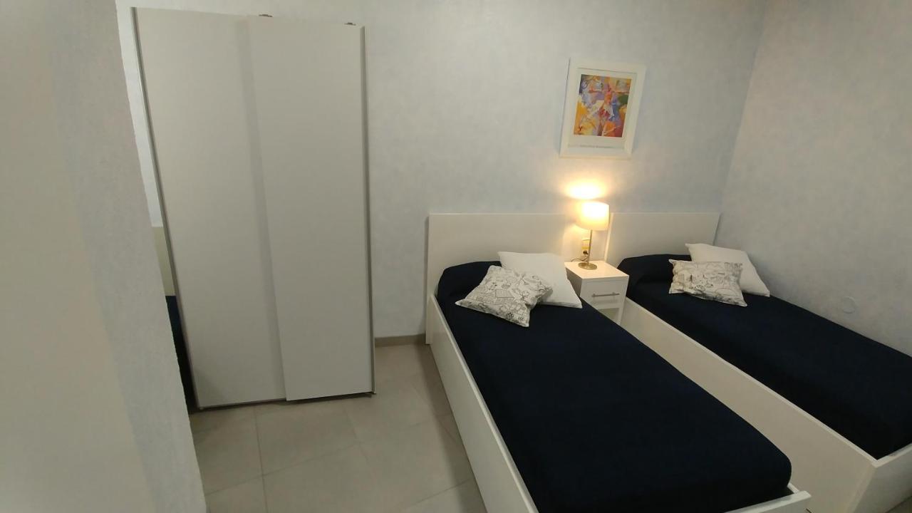 Apartament Oasis B3 Roses Esterno foto